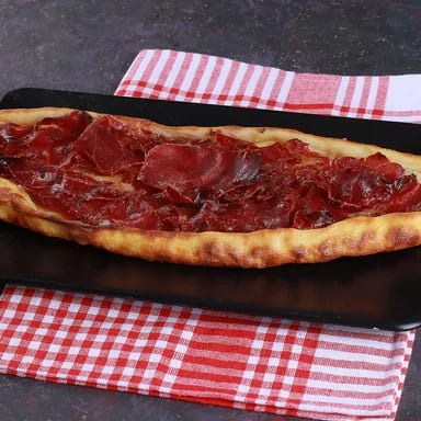 Pastırmalı açık pide