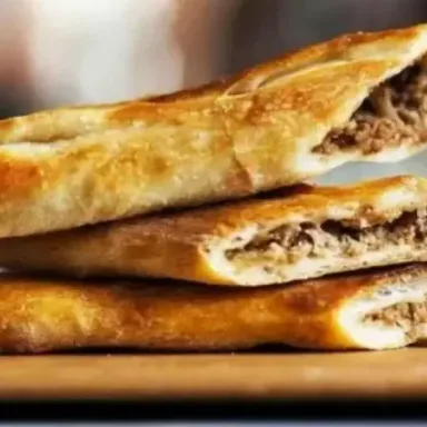 Kıymalı kaşarlı pide