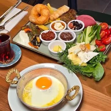 Tek kişilik kahvaltı tabağı